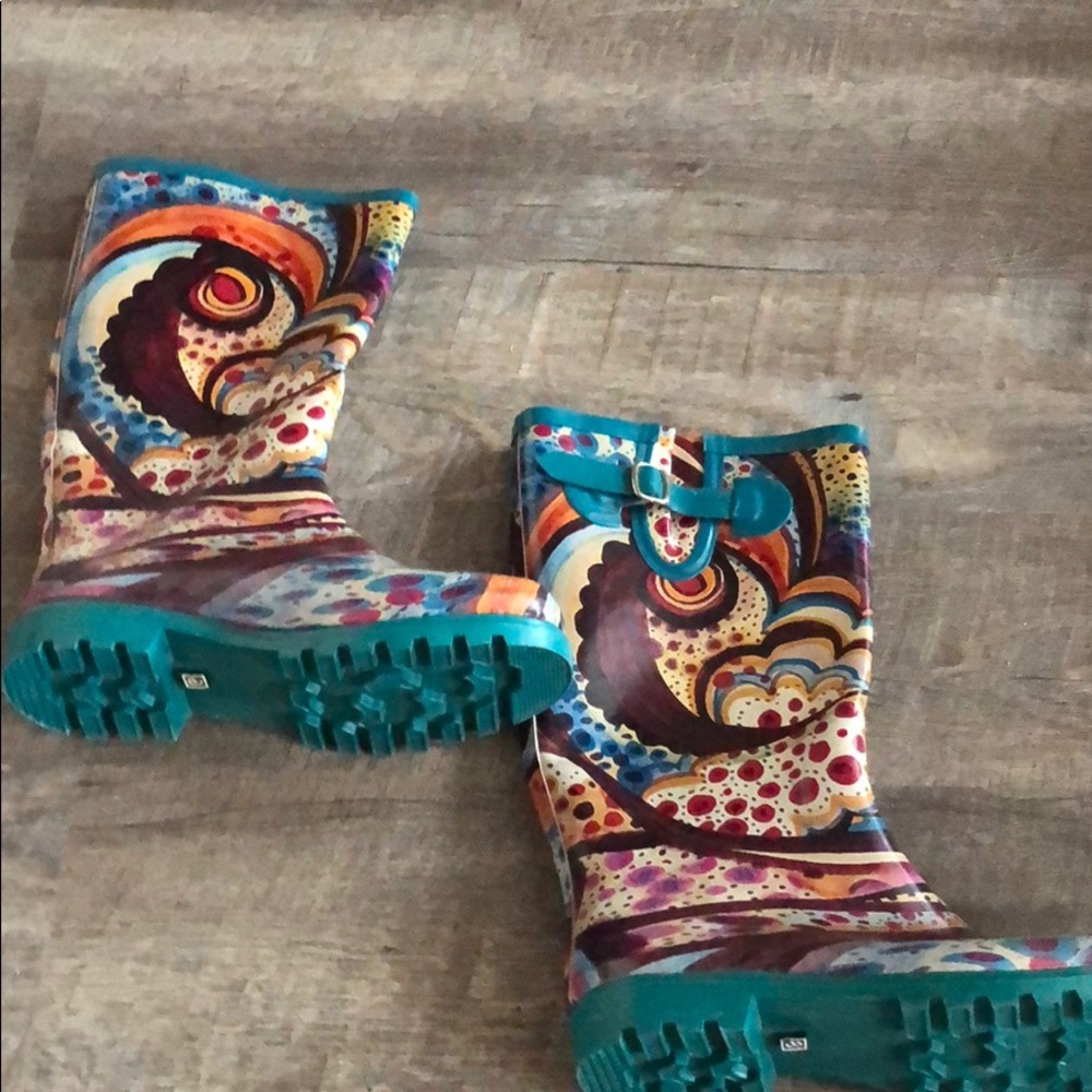 Nomad rain boots size 8